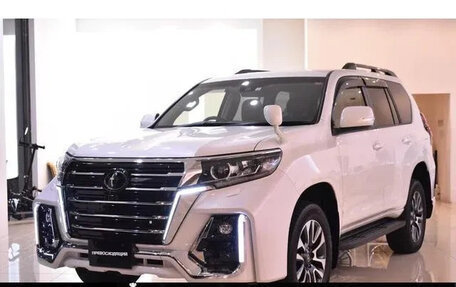 Toyota Land Cruiser Prado 150 рестайлинг 2, 2023 год, 7 500 000 рублей, 10 фотография