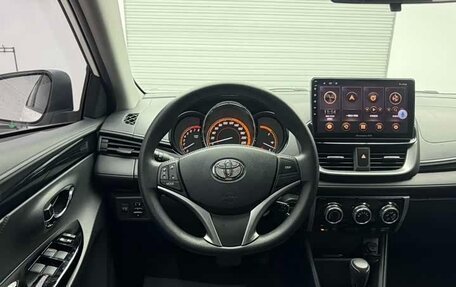 Toyota Yaris XP150 рестайлинг, 2022 год, 1 210 000 рублей, 9 фотография