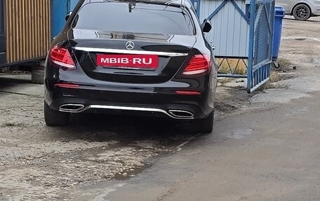 Mercedes-Benz E-Класс, 2020 год, 4 000 000 рублей, 5 фотография