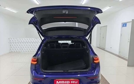 Volkswagen Golf VIII, 2022 год, 2 040 000 рублей, 7 фотография