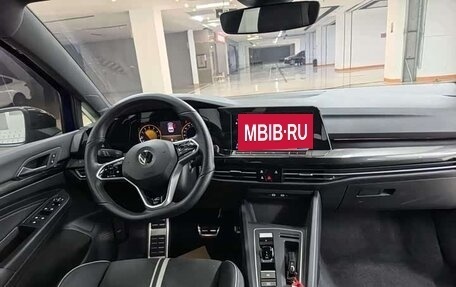 Volkswagen Golf VIII, 2022 год, 2 040 000 рублей, 9 фотография