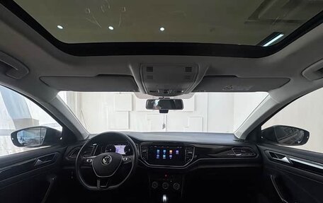 Volkswagen T-Roc I, 2022 год, 1 340 000 рублей, 8 фотография