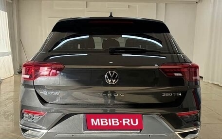 Volkswagen T-Roc I, 2022 год, 1 340 000 рублей, 5 фотография