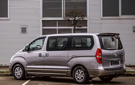Hyundai Grand Starex Grand Starex I рестайлинг 2, 2011 год, 1 545 000 рублей, 4 фотография