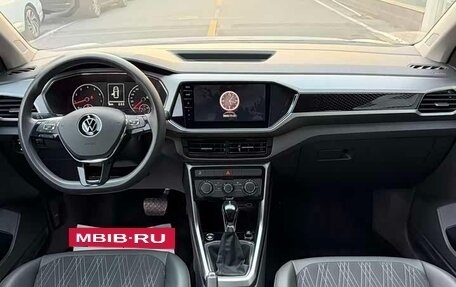 Volkswagen T-Cross I, 2022 год, 1 210 000 рублей, 8 фотография