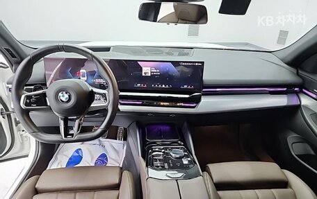 BMW 5 серия, 2024 год, 5 988 123 рублей, 9 фотография