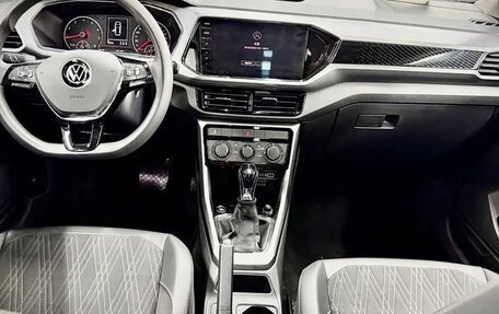 Volkswagen T-Cross I, 2022 год, 1 190 000 рублей, 9 фотография