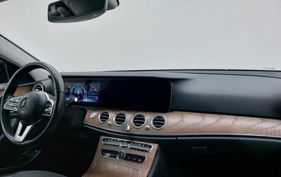 Mercedes-Benz E-Класс, 2019 год, 3 850 000 рублей, 1 фотография