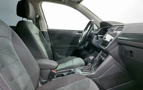 Volkswagen Tiguan II, 2018 год, 1 689 000 рублей, 13 фотография