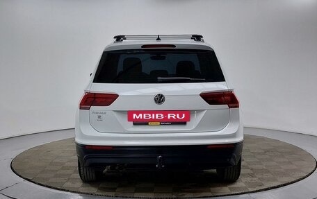 Volkswagen Tiguan II, 2018 год, 1 689 000 рублей, 6 фотография