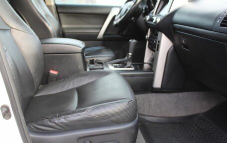 Toyota Land Cruiser Prado 150 рестайлинг 2, 2011 год, 2 599 000 рублей, 12 фотография