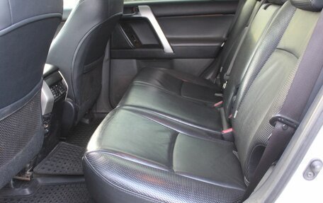 Toyota Land Cruiser Prado 150 рестайлинг 2, 2011 год, 2 599 000 рублей, 13 фотография