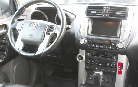 Toyota Land Cruiser Prado 150 рестайлинг 2, 2011 год, 2 599 000 рублей, 10 фотография