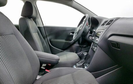 Volkswagen Polo VI (EU Market), 2011 год, 829 000 рублей, 13 фотография