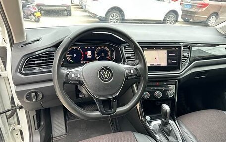 Volkswagen T-Roc I, 2022 год, 1 310 000 рублей, 10 фотография