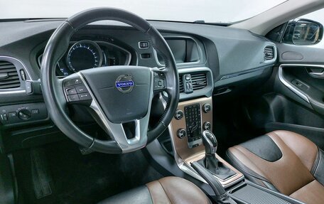 Volvo V40 Cross Country I, 2015 год, 1 849 000 рублей, 10 фотография