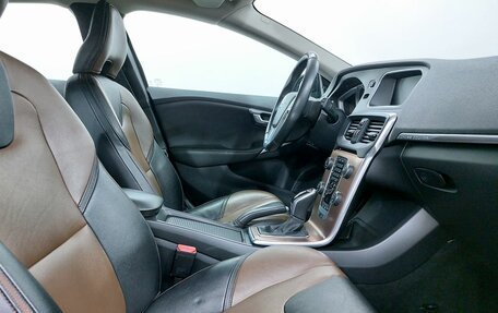 Volvo V40 Cross Country I, 2015 год, 1 849 000 рублей, 13 фотография