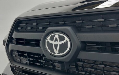 Toyota RAV4, 2025 год, 4 550 000 рублей, 10 фотография