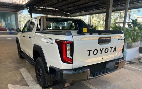 Toyota Hilux, 2025 год, 6 300 000 рублей, 3 фотография