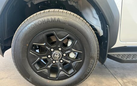 Toyota Hilux, 2025 год, 6 300 000 рублей, 14 фотография