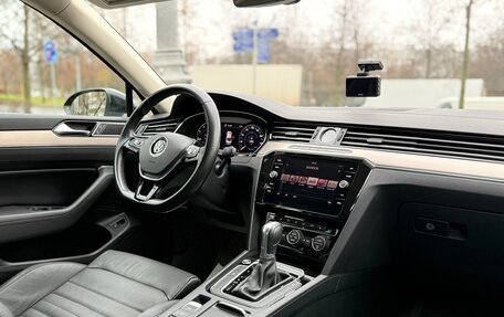 Volkswagen Passat B8 рестайлинг, 2017 год, 2 190 000 рублей, 8 фотография