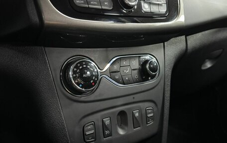 Renault Sandero II рестайлинг, 2017 год, 1 112 000 рублей, 21 фотография