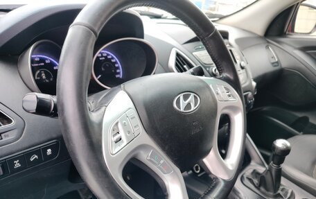 Hyundai ix35 I рестайлинг, 2010 год, 830 000 рублей, 9 фотография