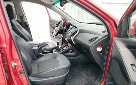 Hyundai ix35 I рестайлинг, 2010 год, 830 000 рублей, 19 фотография