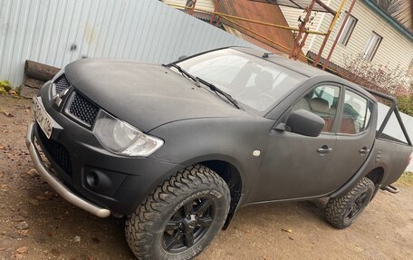 Mitsubishi L200 IV рестайлинг, 2014 год, 1 380 000 рублей, 4 фотография