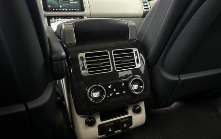 Land Rover Range Rover IV рестайлинг, 2018 год, 6 400 000 рублей, 16 фотография