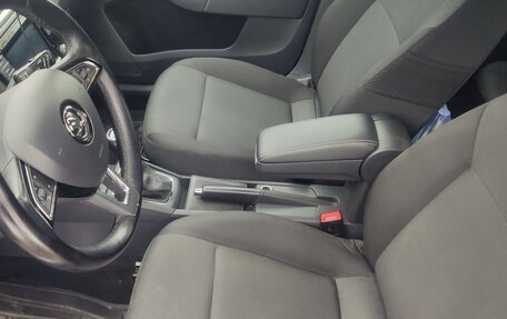 Skoda Rapid I, 2018 год, 1 350 000 рублей, 8 фотография