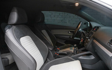 Volkswagen Scirocco III рестайлинг, 2012 год, 1 000 000 рублей, 13 фотография