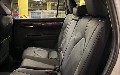 Toyota Highlander, 2025 год, 5 500 000 рублей, 13 фотография