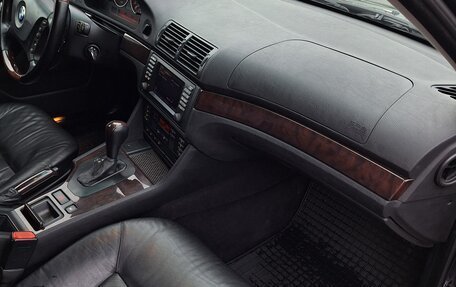 BMW 5 серия, 2003 год, 1 050 000 рублей, 21 фотография