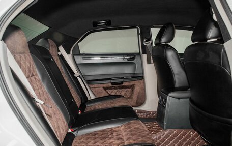 Chrysler 300C II, 2005 год, 800 000 рублей, 7 фотография