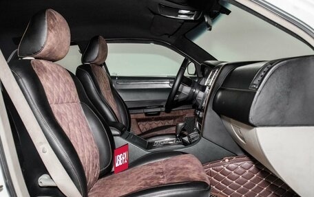 Chrysler 300C II, 2005 год, 800 000 рублей, 6 фотография