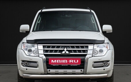 Mitsubishi Pajero IV, 2015 год, 3 495 000 рублей, 2 фотография