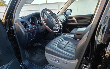 Toyota Land Cruiser 200, 2010 год, 4 150 000 рублей, 6 фотография