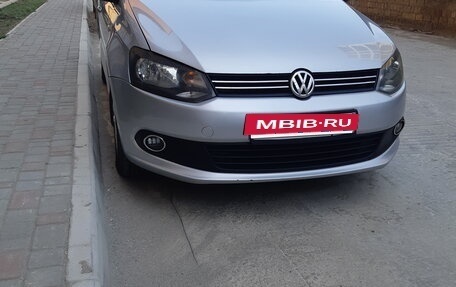 Volkswagen Polo VI (EU Market), 2015 год, 870 000 рублей, 2 фотография