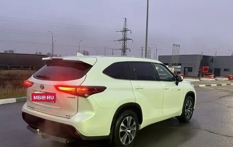 Toyota Highlander, 2023 год, 6 350 000 рублей, 8 фотография