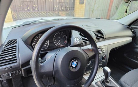 BMW 1 серия, 2011 год, 810 000 рублей, 12 фотография