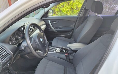 BMW 1 серия, 2011 год, 810 000 рублей, 13 фотография