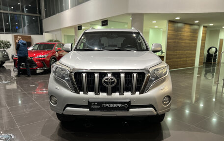 Toyota Land Cruiser Prado 150 рестайлинг 2, 2015 год, 3 379 000 рублей, 2 фотография