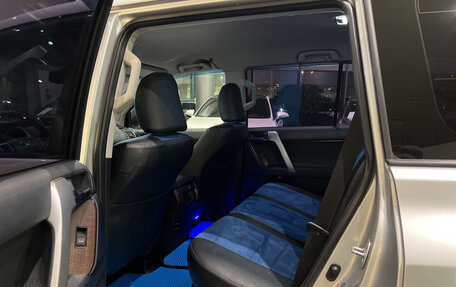 Toyota Land Cruiser Prado 150 рестайлинг 2, 2015 год, 3 379 000 рублей, 15 фотография