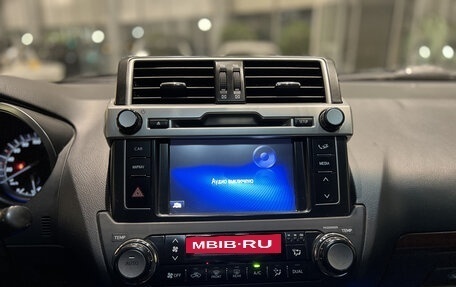 Toyota Land Cruiser Prado 150 рестайлинг 2, 2015 год, 3 379 000 рублей, 18 фотография