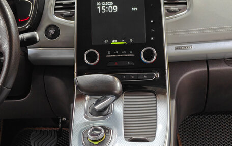 Renault Espace V рестайлинг, 2016 год, 1 650 000 рублей, 9 фотография