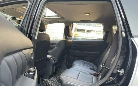 Mitsubishi Outlander III рестайлинг 3, 2021 год, 2 050 000 рублей, 18 фотография