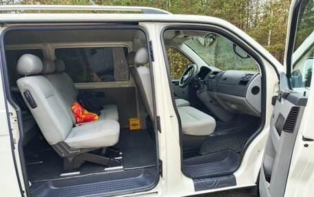 Volkswagen Transporter T5 рестайлинг, 2003 год, 980 000 рублей, 2 фотография