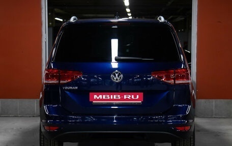 Volkswagen Touran III, 2019 год, 2 298 000 рублей, 6 фотография