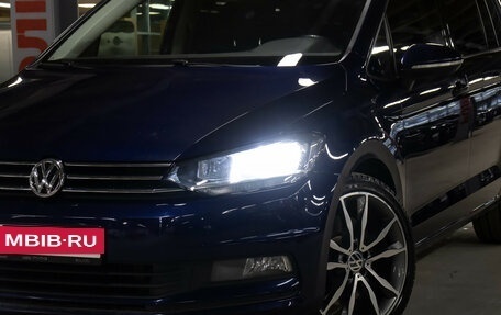 Volkswagen Touran III, 2019 год, 2 298 000 рублей, 24 фотография